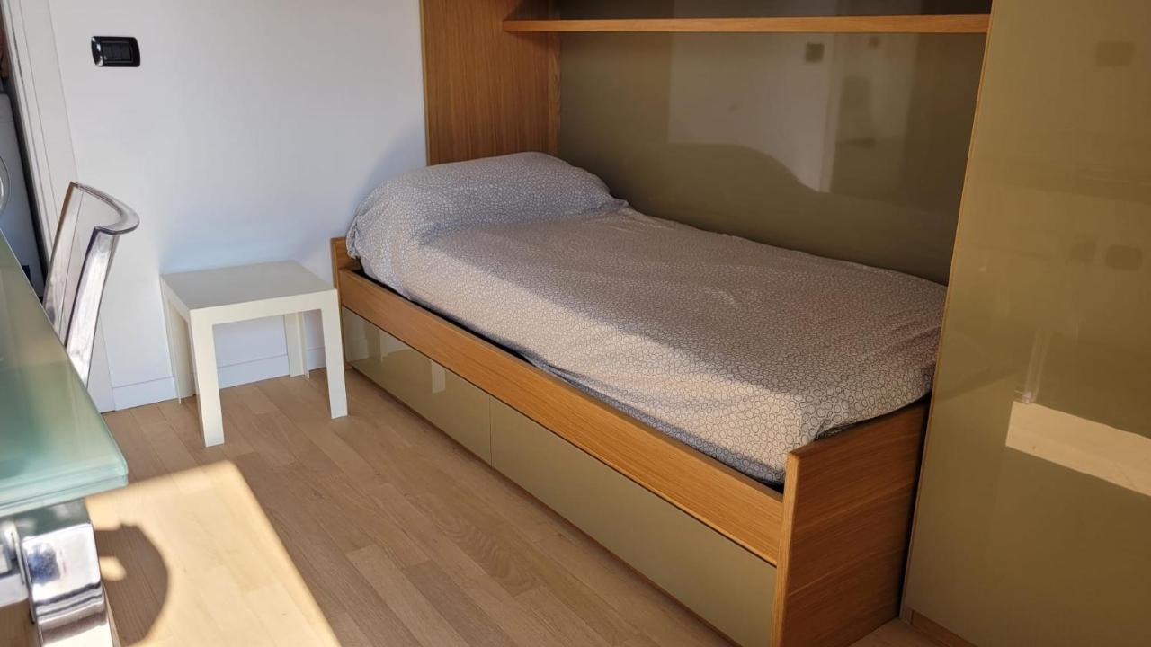 Ferienwohnung Meda Cozy Flat Mailand Exterior foto